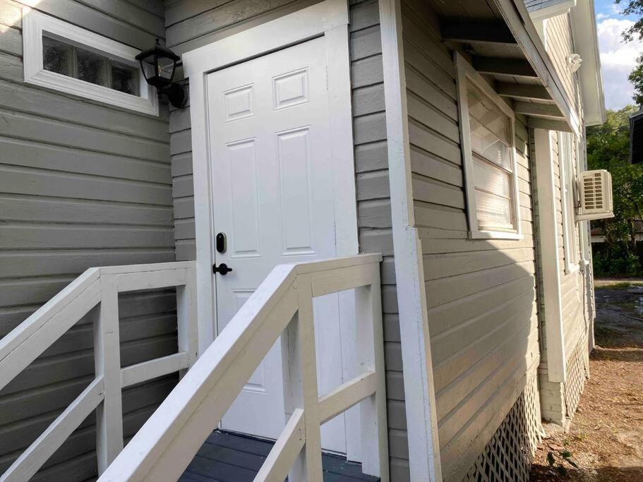 Chic Bungalow Apartment Steps From Armature Works & Downtown Riverwalk Tampa Exterior photo