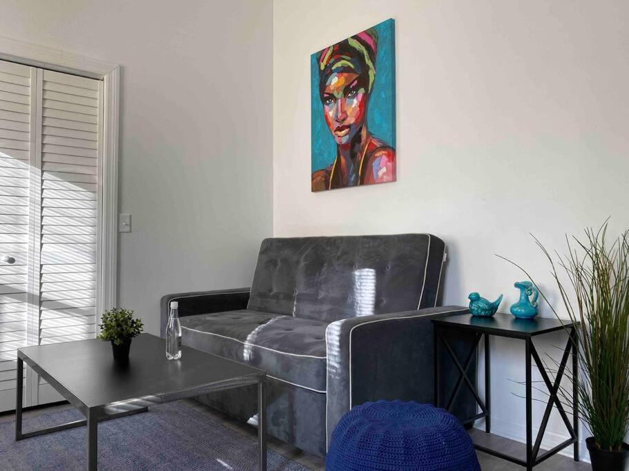 Chic Bungalow Apartment Steps From Armature Works & Downtown Riverwalk Tampa Exterior photo