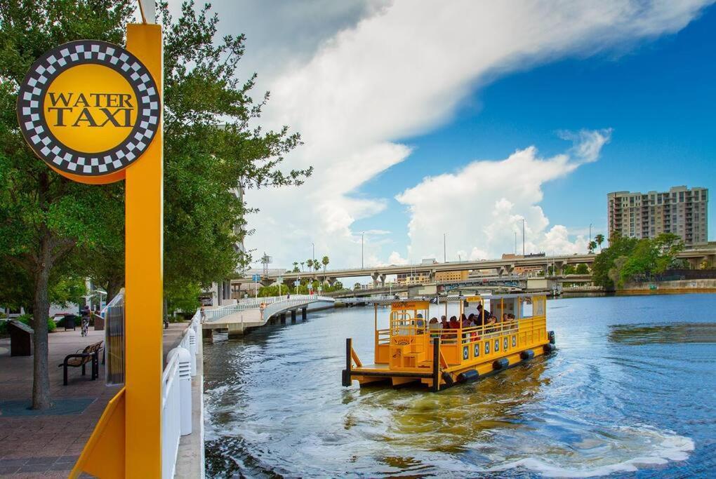 Chic Bungalow Apartment Steps From Armature Works & Downtown Riverwalk Tampa Exterior photo