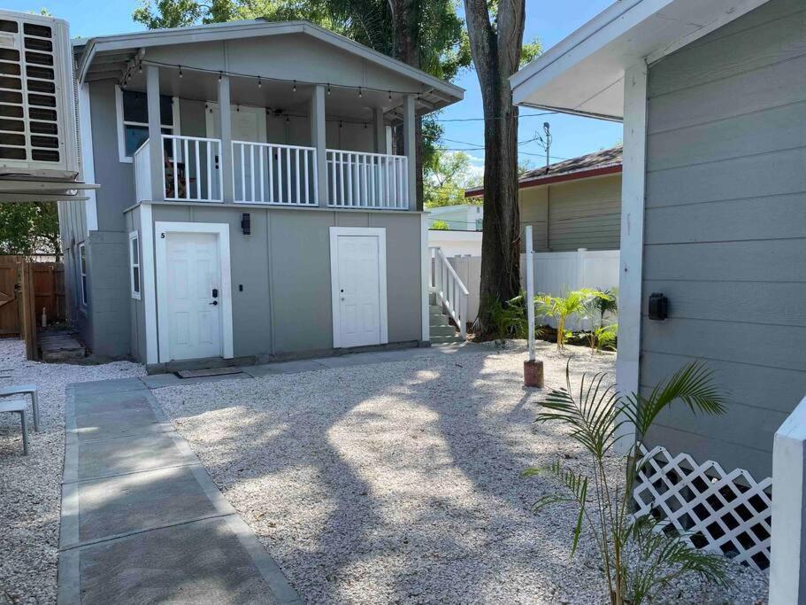 Chic Bungalow Apartment Steps From Armature Works & Downtown Riverwalk Tampa Exterior photo