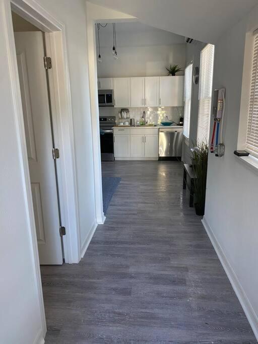 Chic Bungalow Apartment Steps From Armature Works & Downtown Riverwalk Tampa Exterior photo